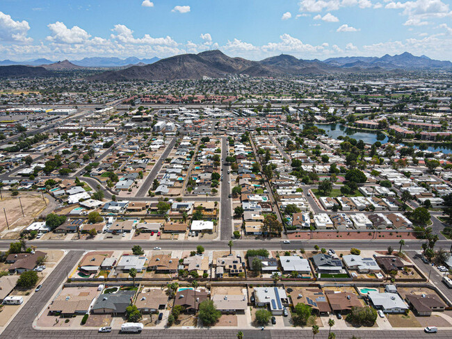 Building Photo - House at 35th Ave. & Cactus! JOIN THE WAIT...