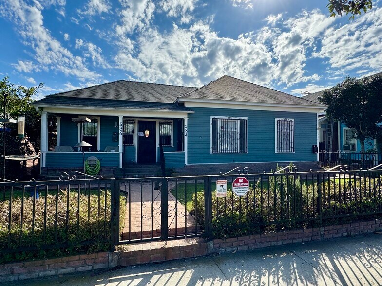 Primary Photo - 534 E 19th St