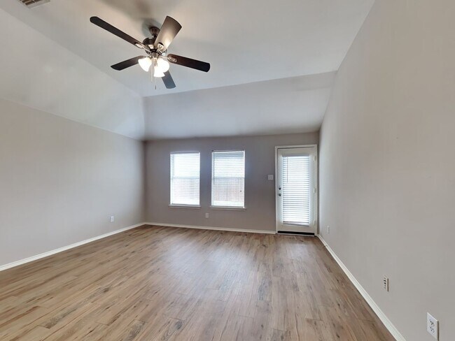 Building Photo - FANTASTIC HOME IN FORNEY!