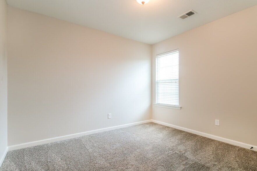 Building Photo - 9042 Billy Pat Dr