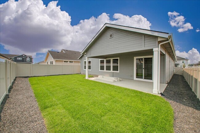 Building Photo - Beautiful 5 Bedroom Home in Nampa, Great Location!