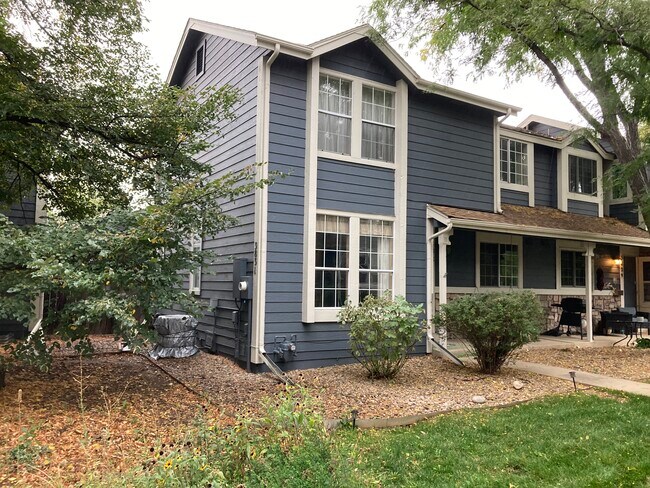 Primary Photo - 3831 Paseo del Prado