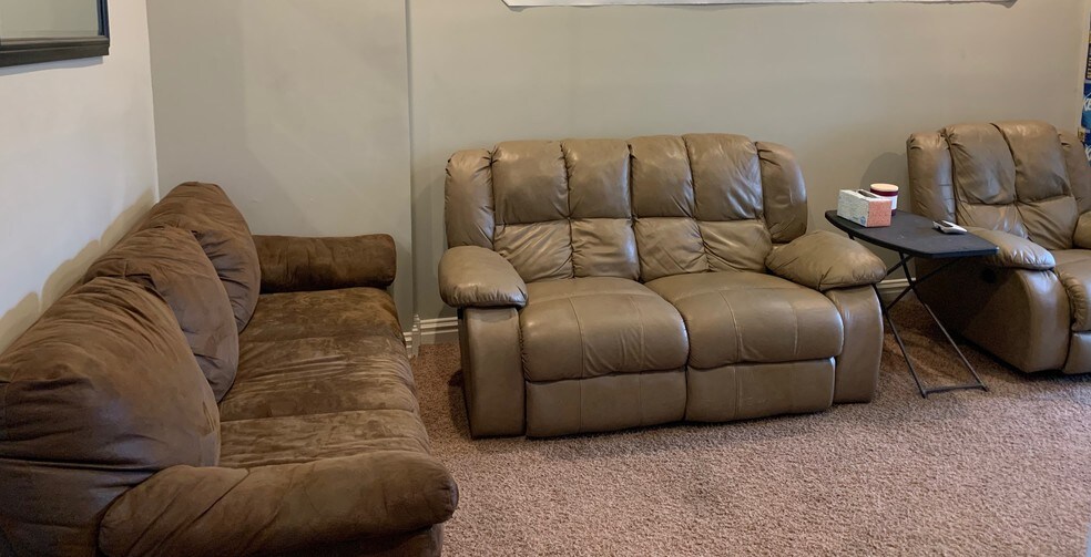 Building Photo - 343 W 3rd St