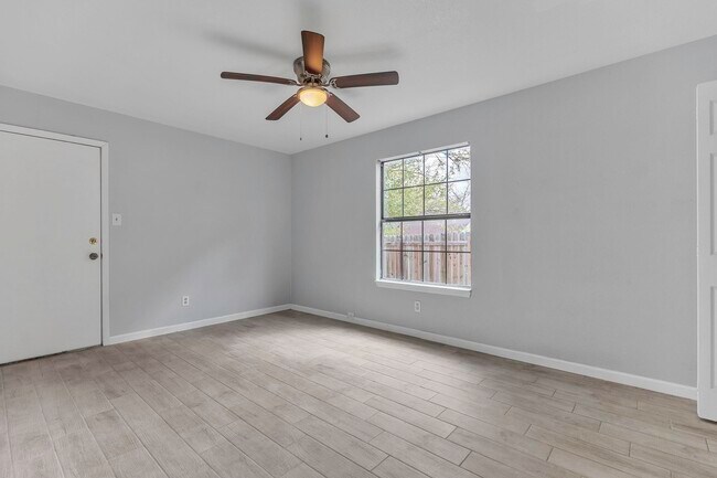 Building Photo - 107 Shannon Cir