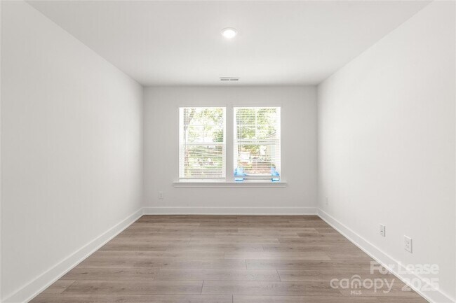 Building Photo - 2823 Coronet Way