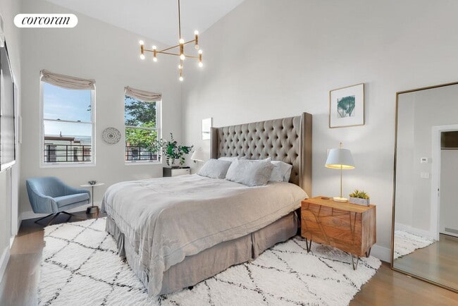 Building Photo - 164 Diamond St