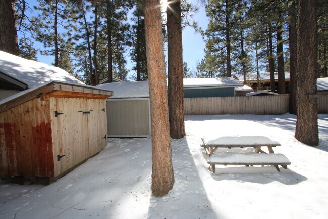 Building Photo - 39957 Forest Rd