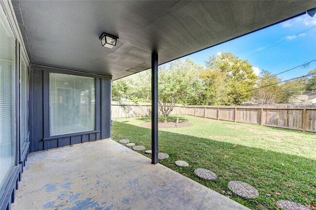 Building Photo - 1809 Lamar Dr