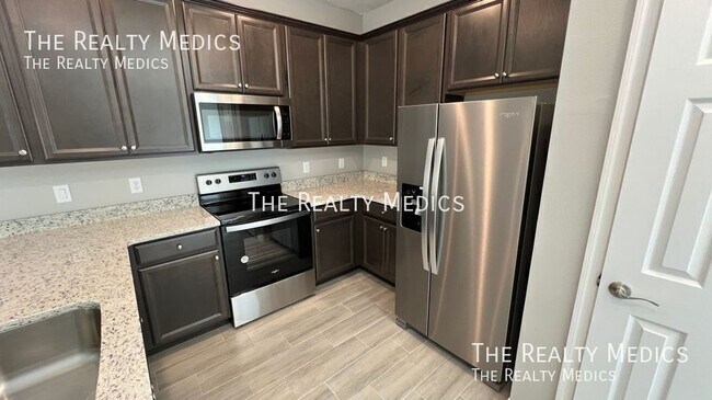 Building Photo - 850 Peyton Ave