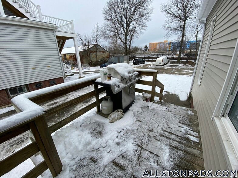 Building Photo - 36 Pratt St