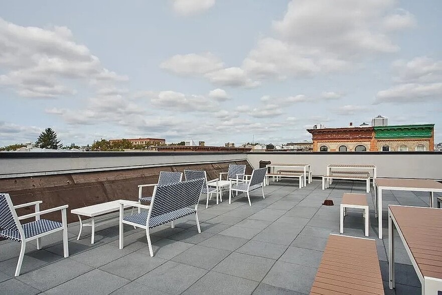 Building Photo - 300 St Nicholas Ave