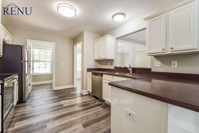 Building Photo - Fall Special: 1/2 off your first month! Av...