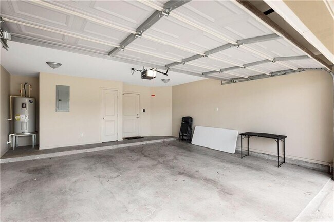 Building Photo - 11 Jackson N Rd