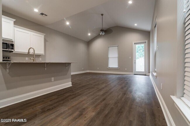 Building Photo - 115 Millie Park Dr