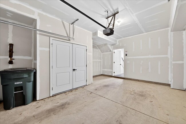 Building Photo - 530 Billingsley Rd