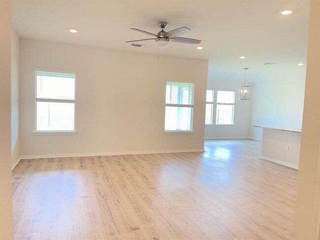 Building Photo - 101 Loon Dr