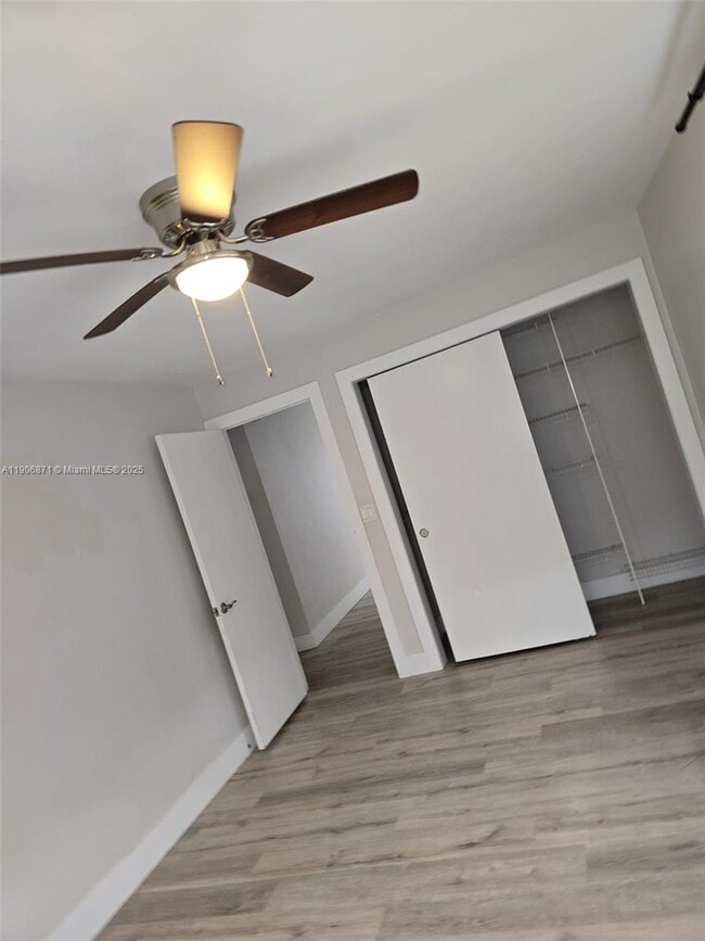 Building Photo - 5022 SW 93rd Ave