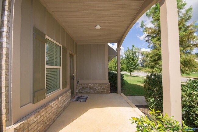 Building Photo - 12 Silky Oak Cir SW