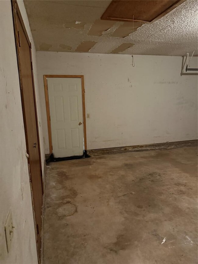 Building Photo - 1018 Summerton Pl