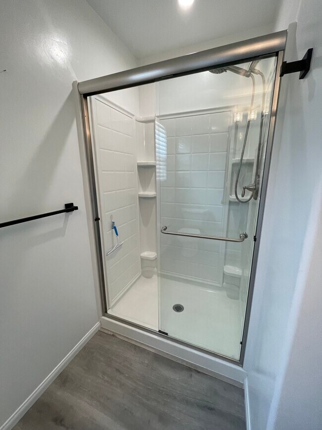 Building Photo - 703 W College St