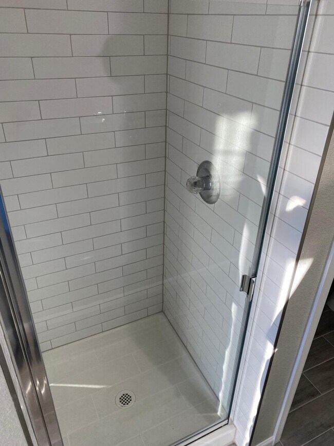 Building Photo - Gorgeous, Updated 3 bedroom, 2.5 bath, 2 car garage!