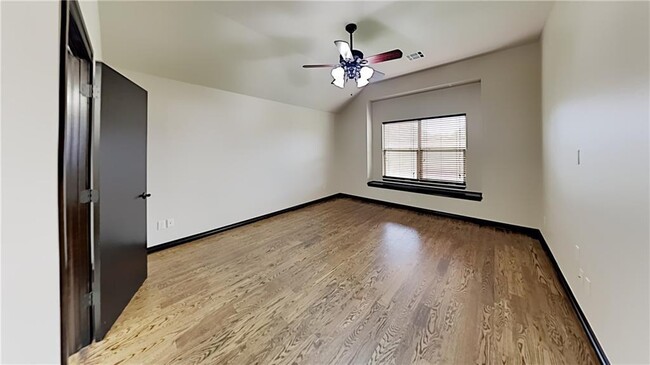 Building Photo - 4916 SW 127th St