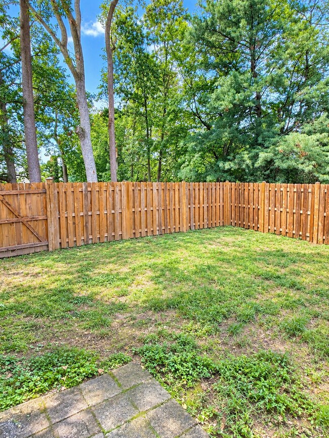 Building Photo - 1347 Rigbie Hall Ct