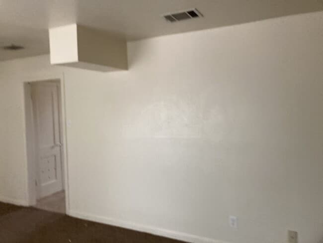 Building Photo - 1601 White