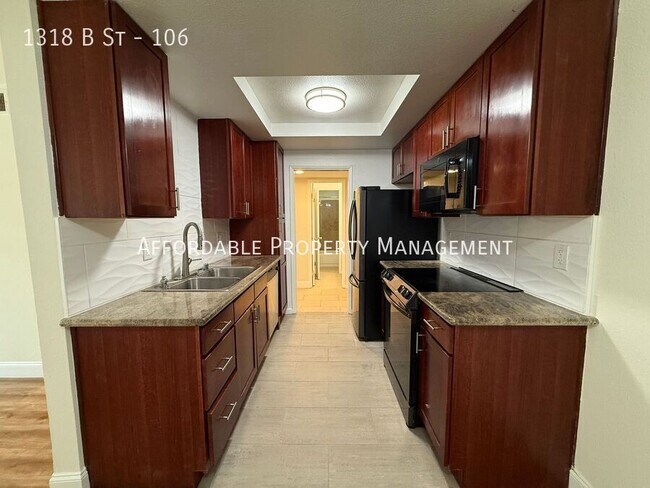 Building Photo - 1318 B St