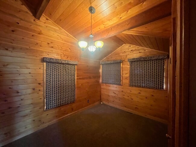 Building Photo - 3137 Ridge Rd