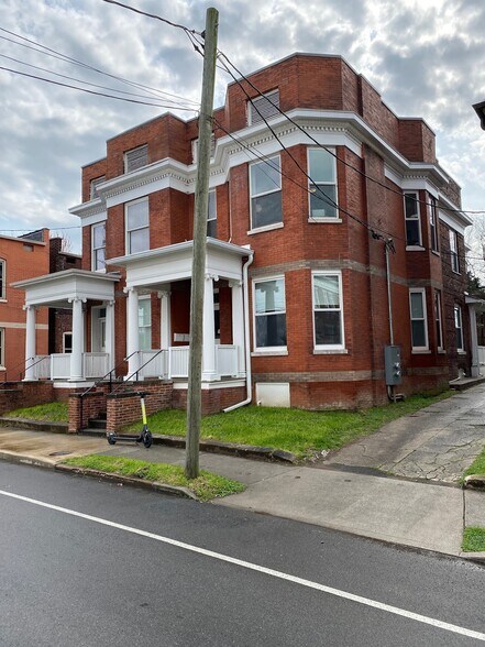 Building Photo - 509 N Central St