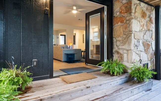 Building Photo - 3307 Sanderling Trail