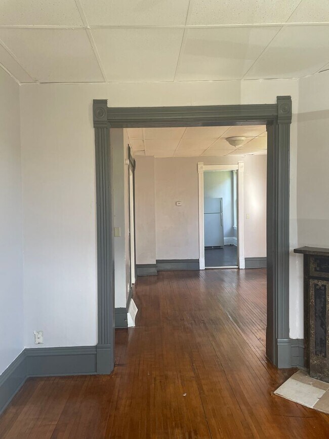 Building Photo - 2219 5th Ave S