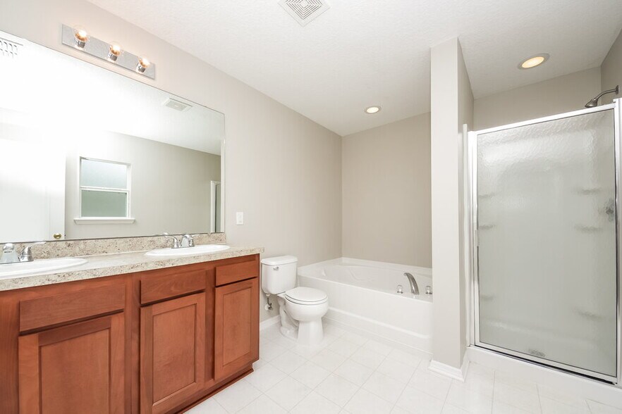 Building Photo - 11738 Silver Hill Dr