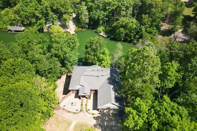 Building Photo - 16 Cheviot Ln