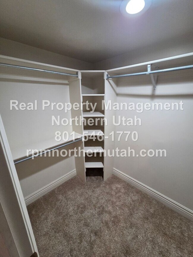 Building Photo - 2784 S 850 W