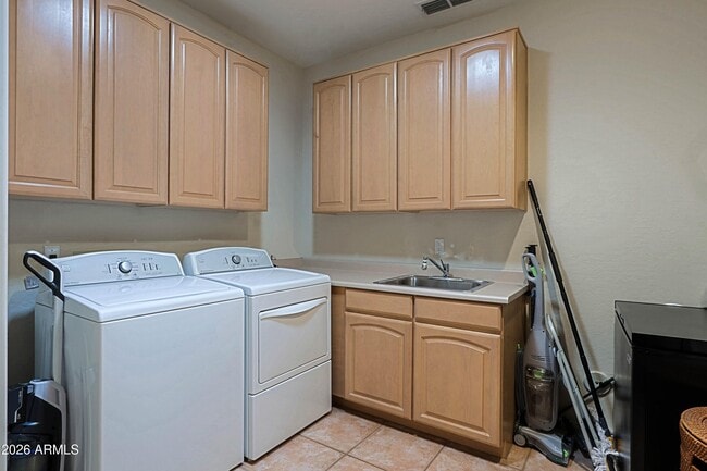 Building Photo - 6280 E Amber Sun Dr