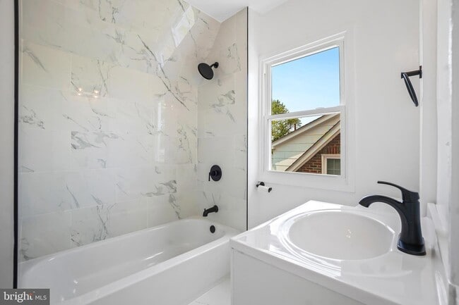 Building Photo - 5309 Chesapeake Rd