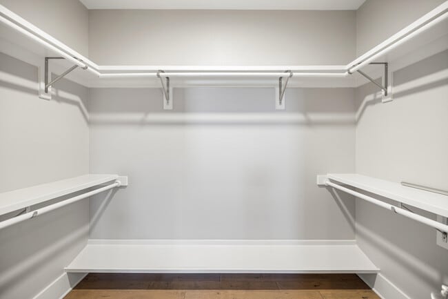 Building Photo - 56 Penelope St