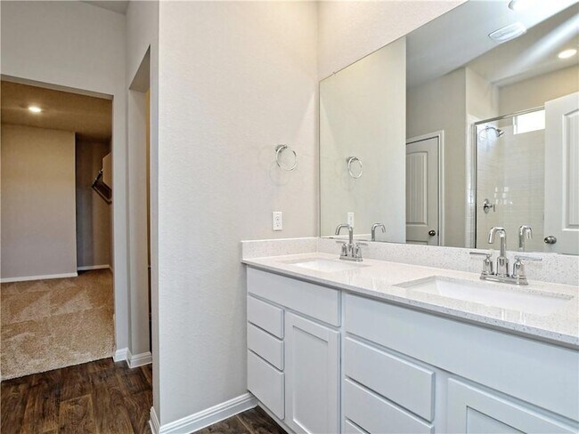 Building Photo - 401 Rainmaker Ln