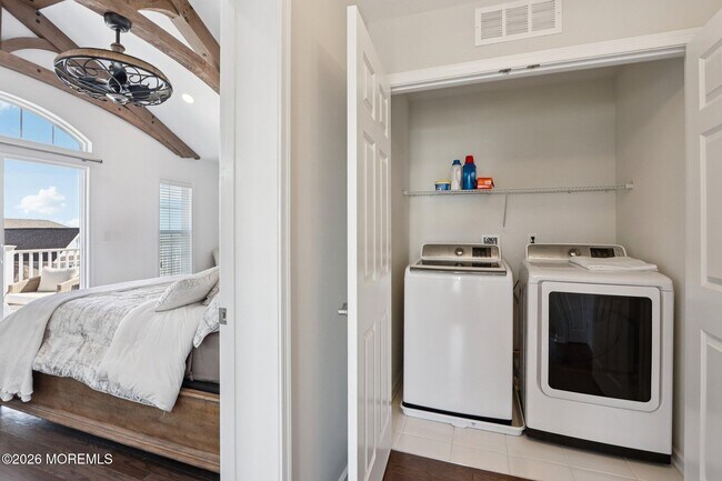 Building Photo - 13 Halfmoon Ct