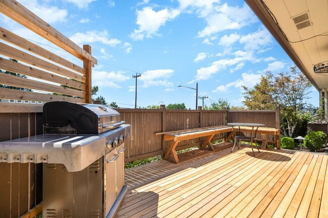 Building Photo - 3Bd/2.75Ba Seattle House