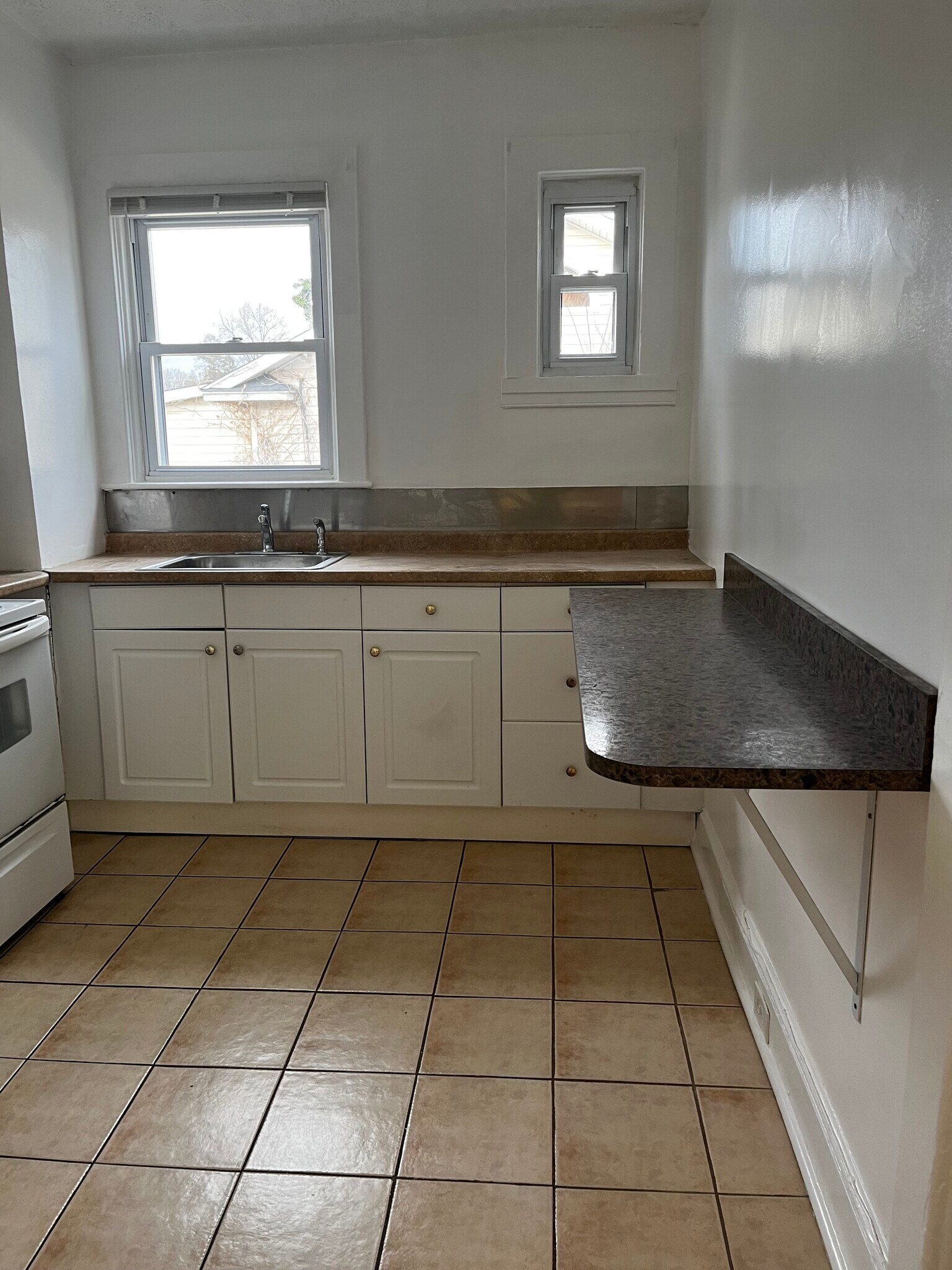 Building Photo - 4301 Elderon Ave