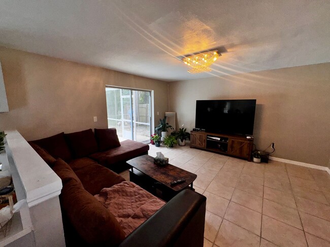 Building Photo - 4 Bedroom 3 Bath Winward Cay Kissimmee Poo...