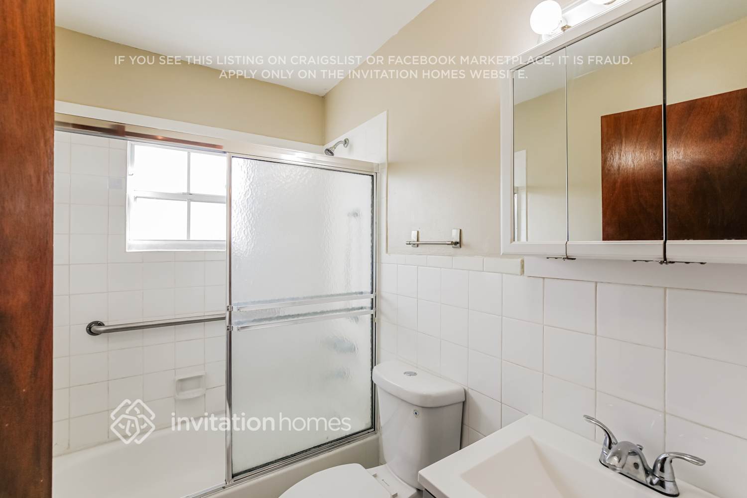 Building Photo - 15411 SW 144th Ave