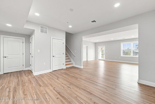 Building Photo - 13 Dunbar Wy