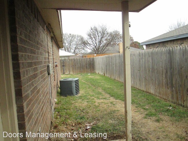 Building Photo - 2 br, 1.5 bath House - 6811 Iola Avenue