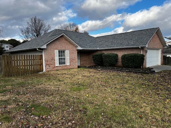 Building Photo - 115 Rouen Ct
