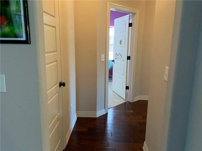 Building Photo - 3203 SW Joshua Ave