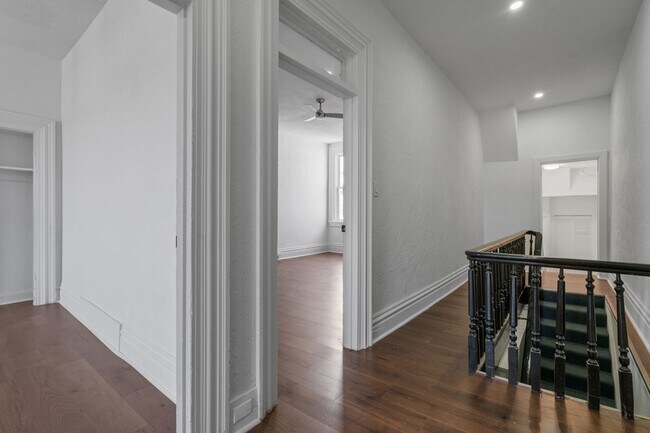 Building Photo - 2306 E Carson St